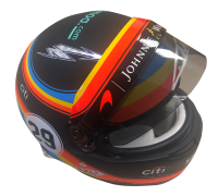 Wer holt sich den Helm von Fernando Alonso?